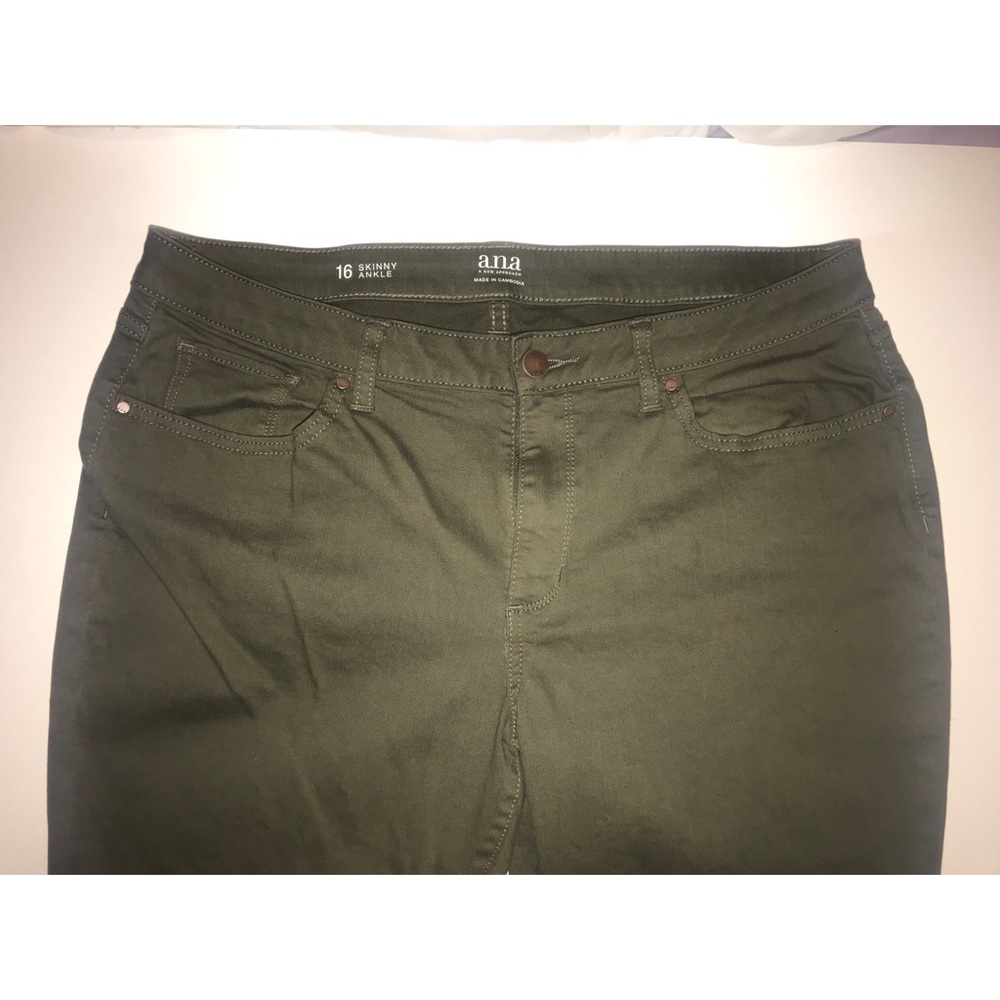 A.N.A. SIZE 16 SKINNY ANKLE GREEN PANTS!!
